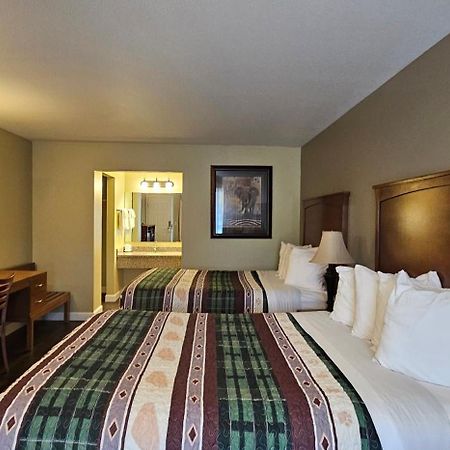 Mill Village Motel Eatonville Экстерьер фото