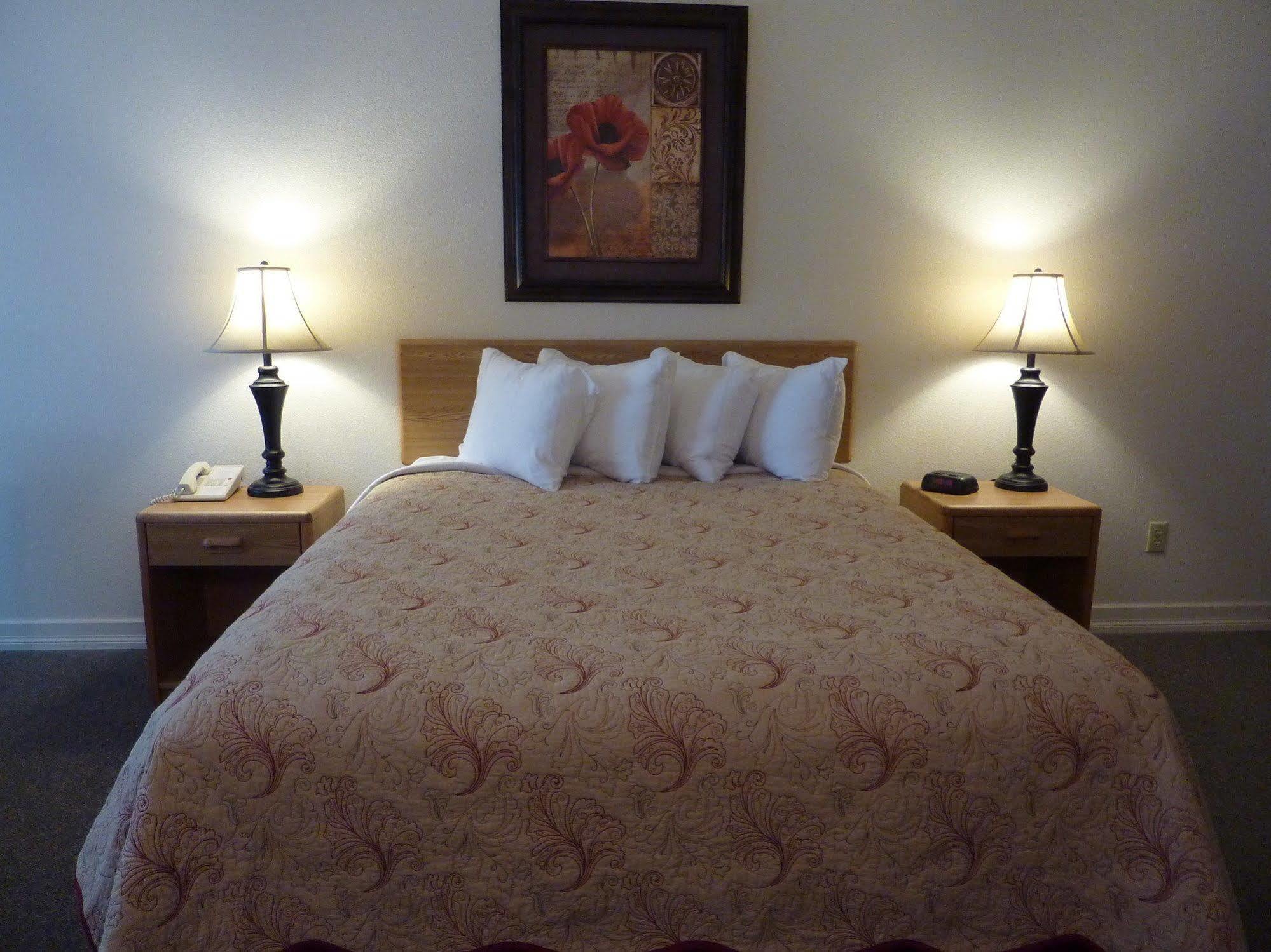 Mill Village Motel Eatonville Экстерьер фото