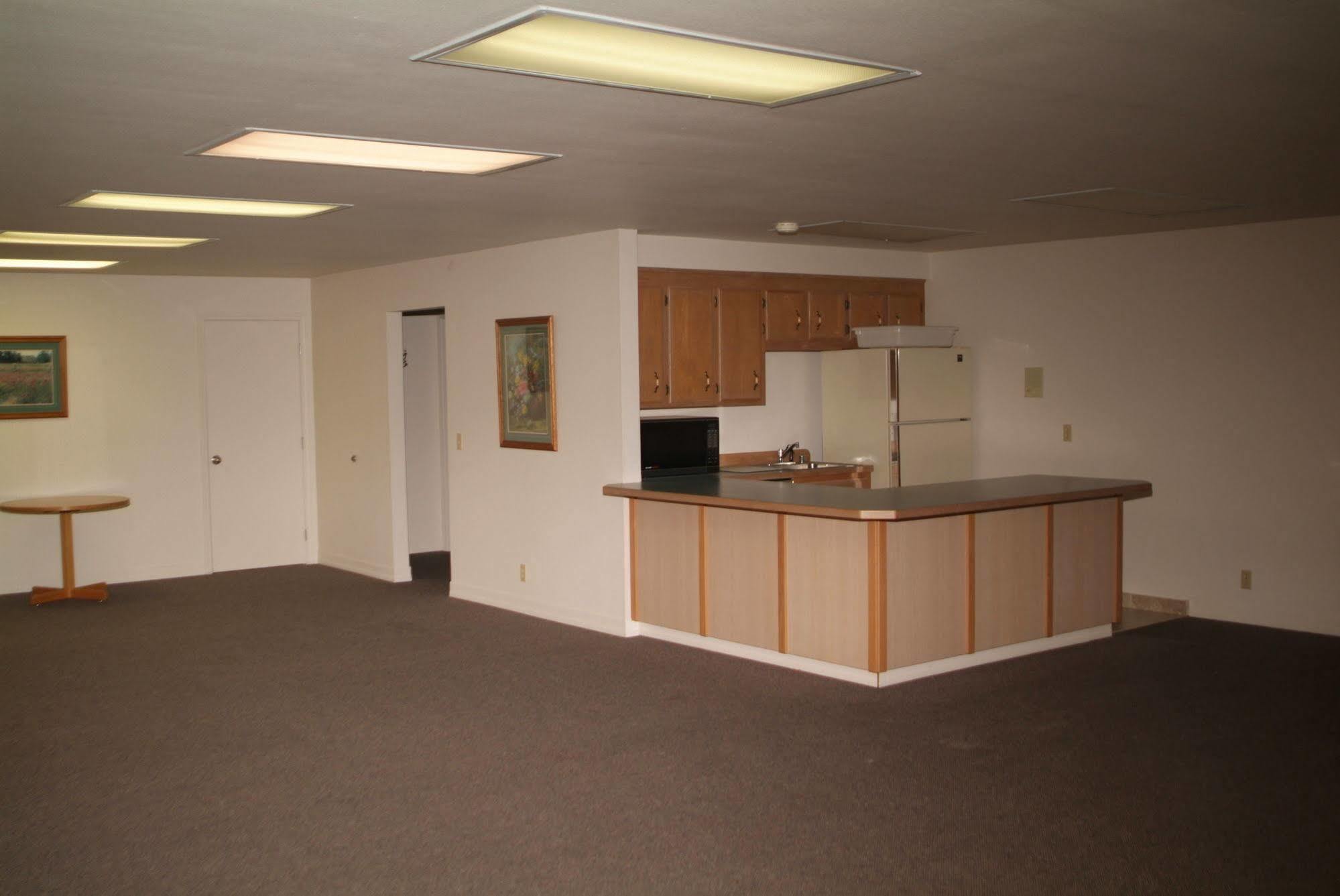Mill Village Motel Eatonville Экстерьер фото